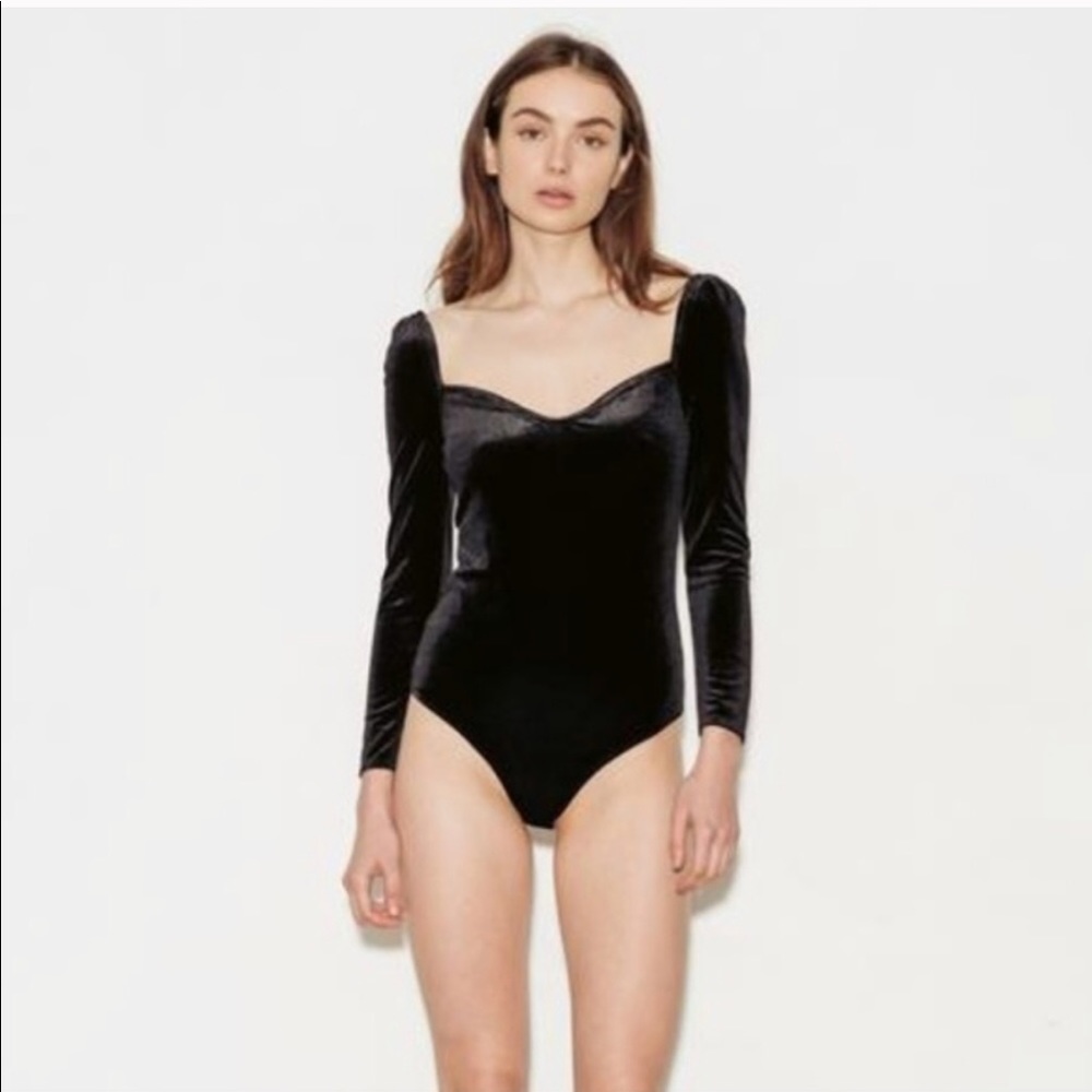 PAIGE Delsie Bodysuit- black velvet size S